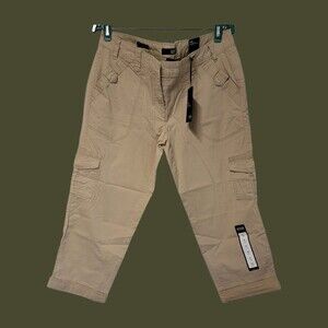 A NEW APPROACH A.N.A Pants Cropped Capri‎ Khaki
